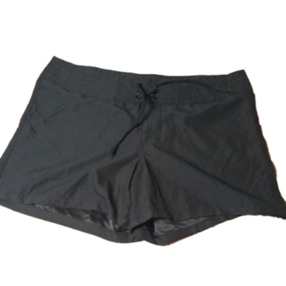 Island Escape Women's size 16 black swim shorts drawstring closure‎